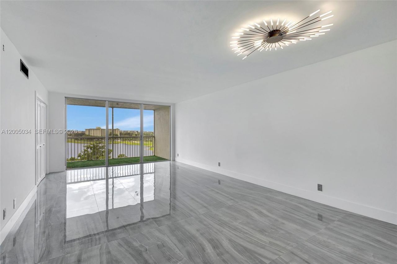 3091 N Course Dr , Unit 702, Pompano Beach, FL 33069 Photo