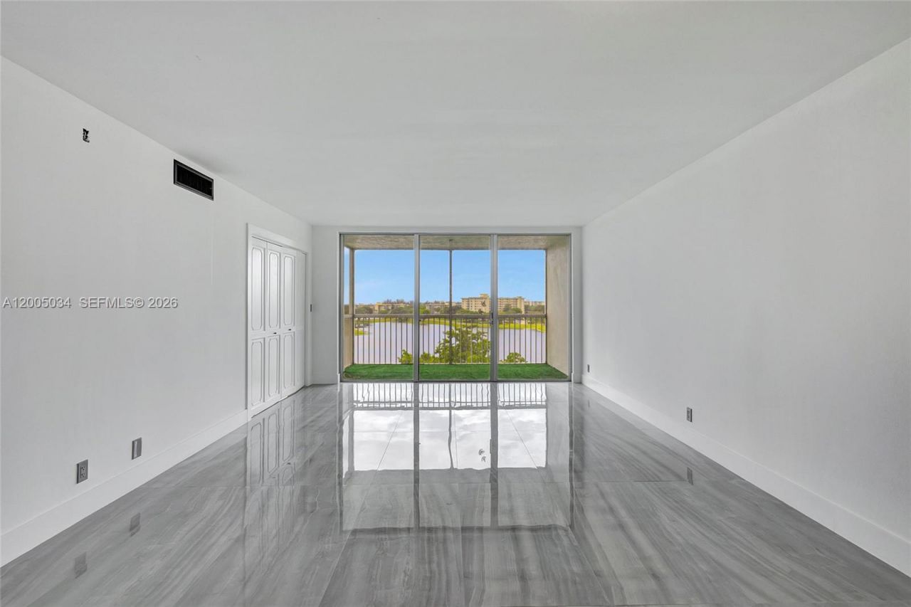 3091 N Course Dr , Unit 702, Pompano Beach, FL 33069 Photo