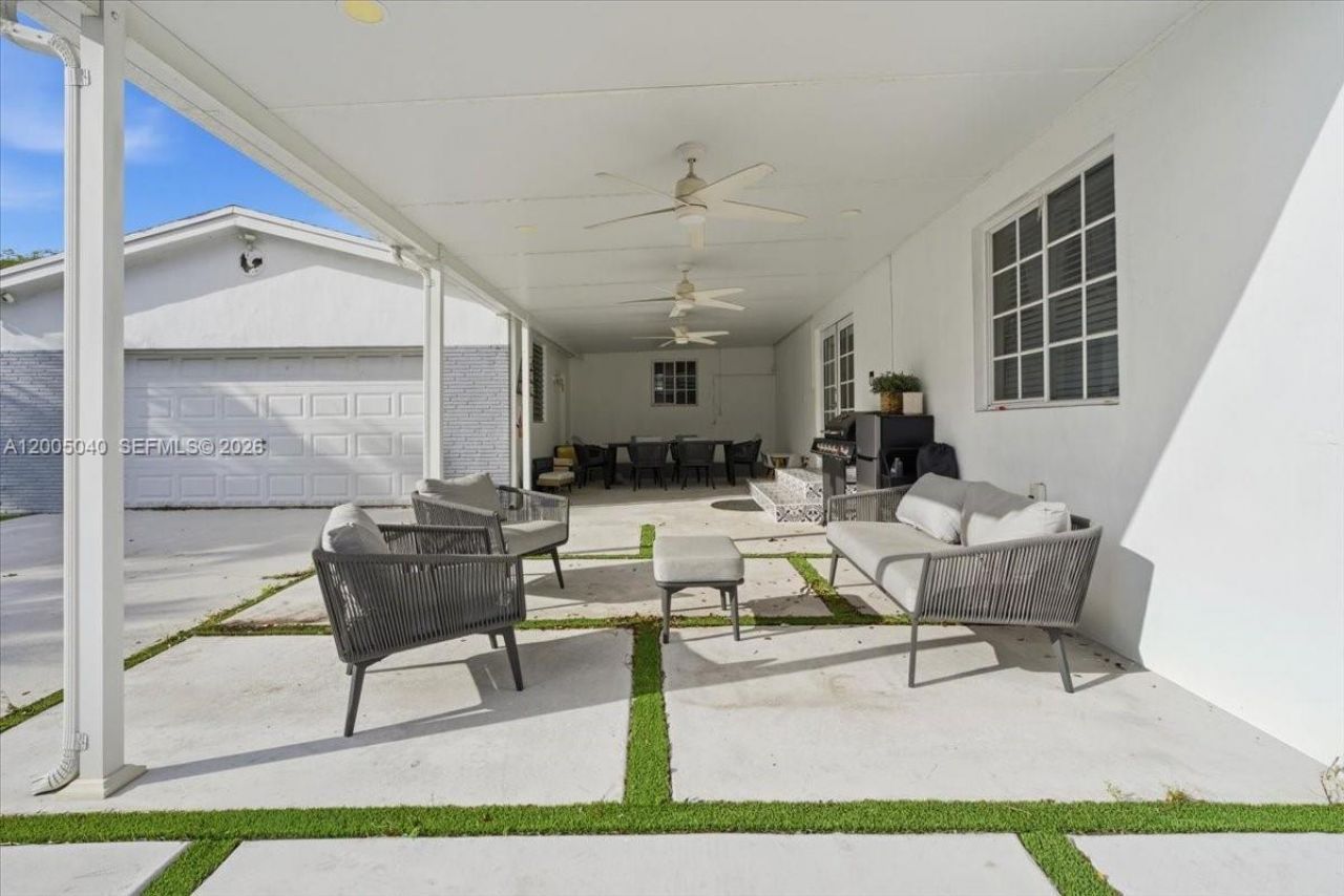 740 SW 7th Ave , Hallandale Beach, FL 33009 Photo