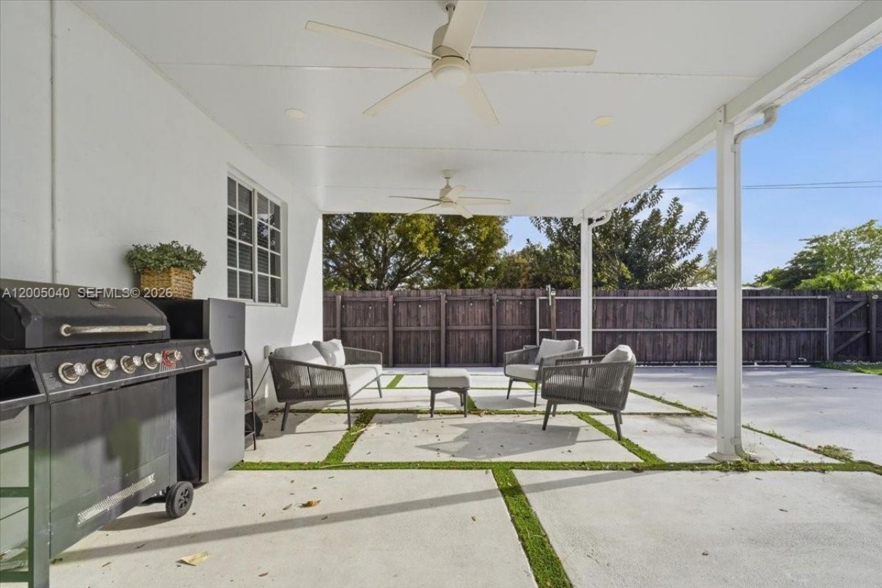 740 SW 7th Ave , Hallandale Beach, FL 33009 Photo