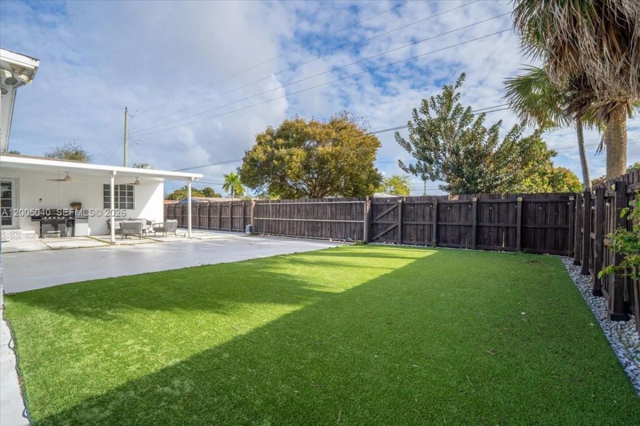 740 SW 7th Ave , Hallandale Beach, FL 33009 Photo
