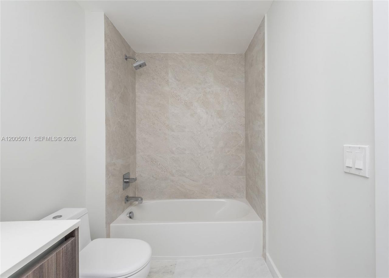 488 NE 18th St, Unit 2512, Miami, FL 33132 Photo
