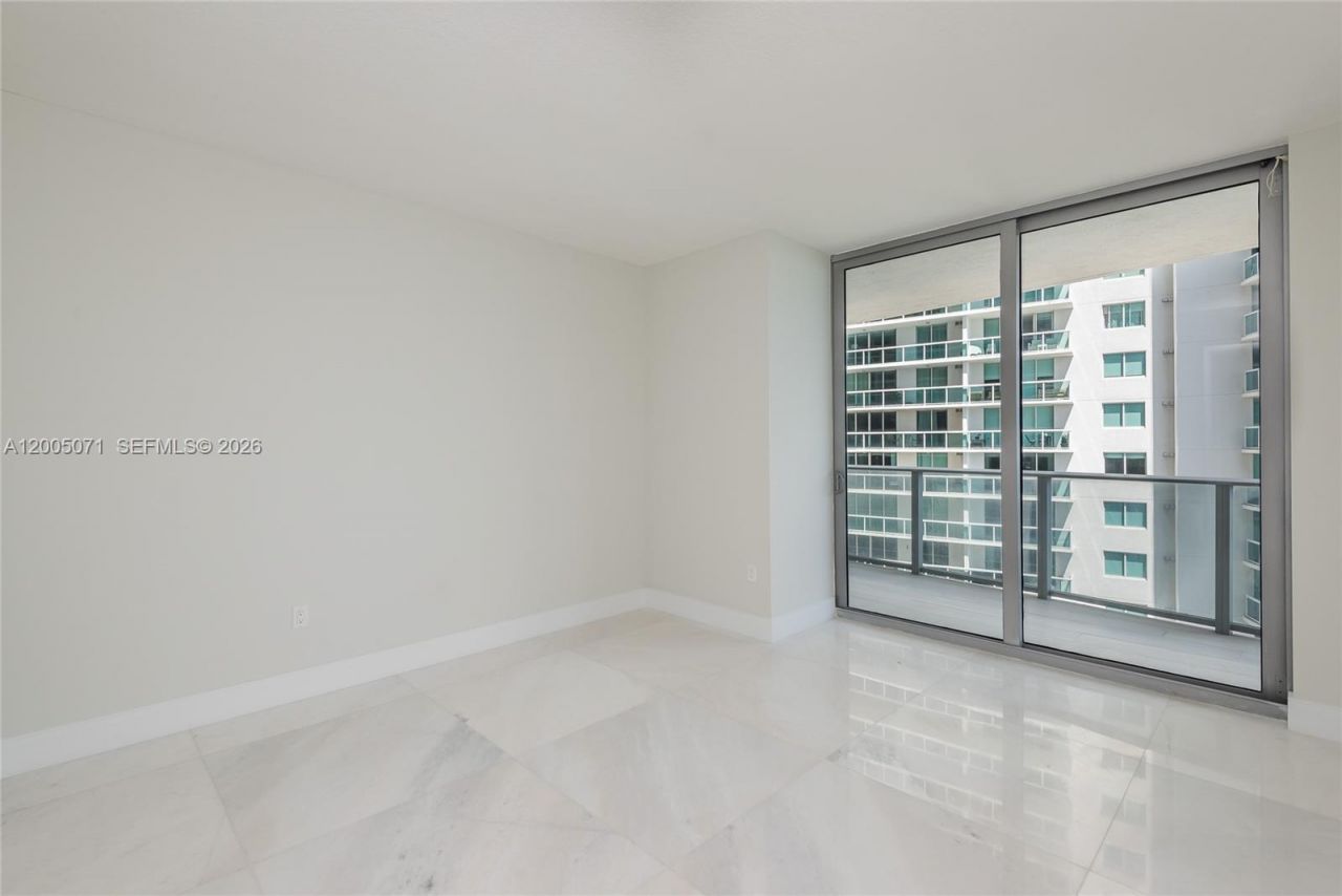 488 NE 18th St, Unit 2512, Miami, FL 33132 Photo