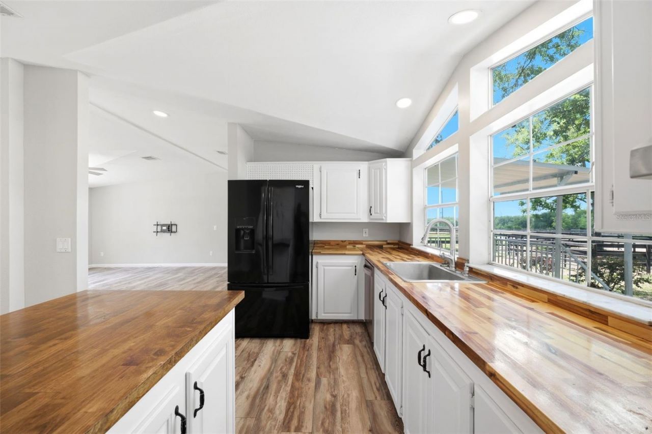 8606 Boyt Road , Zephyrhills, FL 33540 Photo