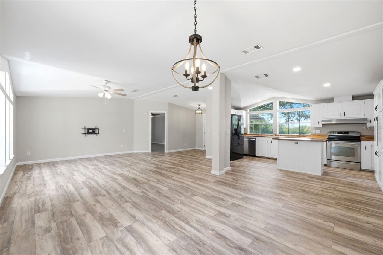 8606 Boyt Road , Zephyrhills, FL 33540 Photo