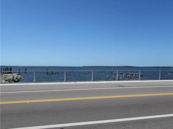 4262 Pine Island RD NW, MATLACHA, FL 33993