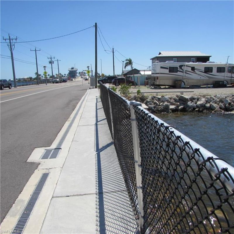 4262 Pine Island Rd Nw, Matlacha, FL 33993 Photo