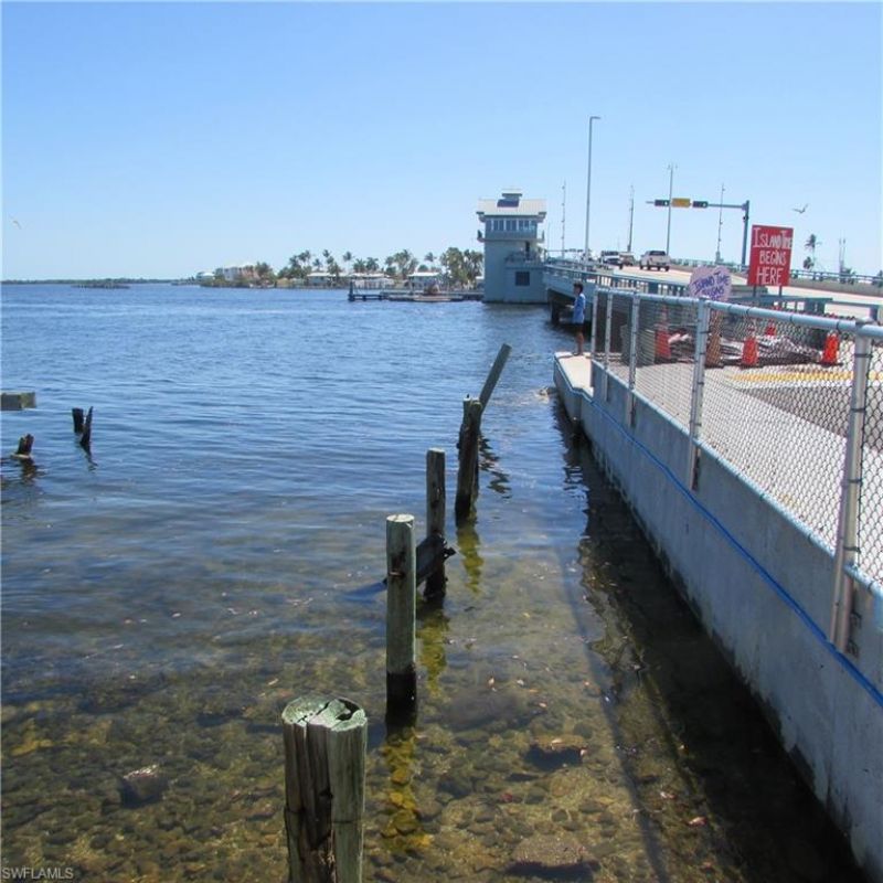 4331 Pine Island Rd Nw, Matlacha, FL 33993 Photo