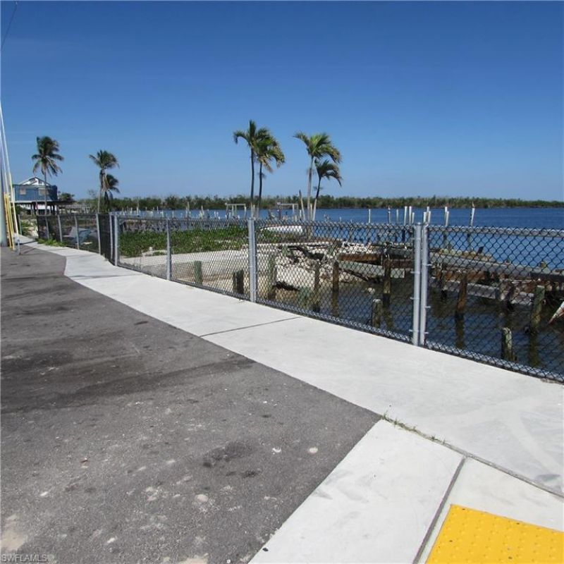 4331 Pine Island Rd Nw, Matlacha, FL 33993 Photo