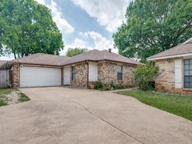 3001 Forest Creek Drive, Fort Worth, TX 76123