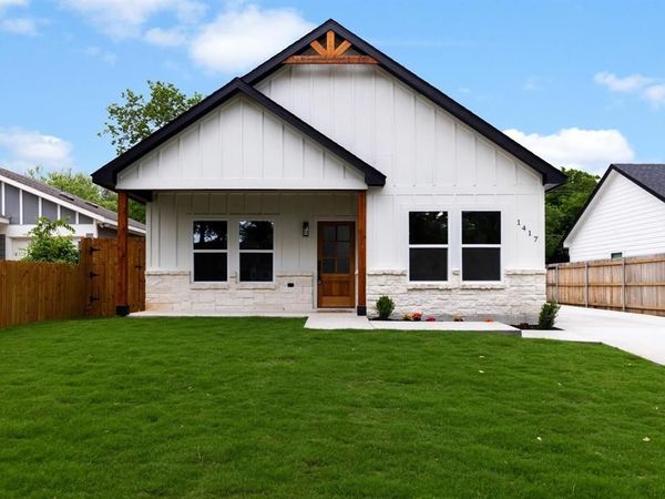 1417 E Baltimore Avenue , Fort Worth, TX 76104