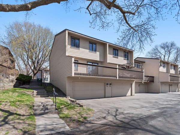 281 W Eagle Lake Drive, Maple Grove, MN 55369