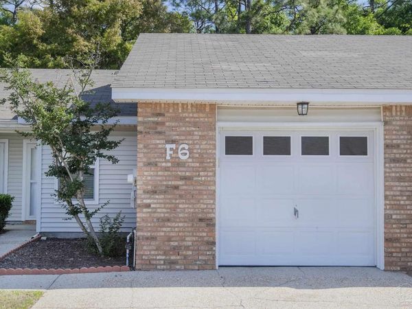5051 Grande Dr, Unit F6, Pensacola, FL 32504