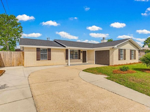863 Amberway Dr, Pensacola, FL 32506