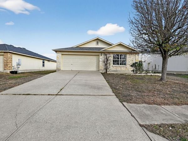 316 Flinn ST , Hutto, TX 78634