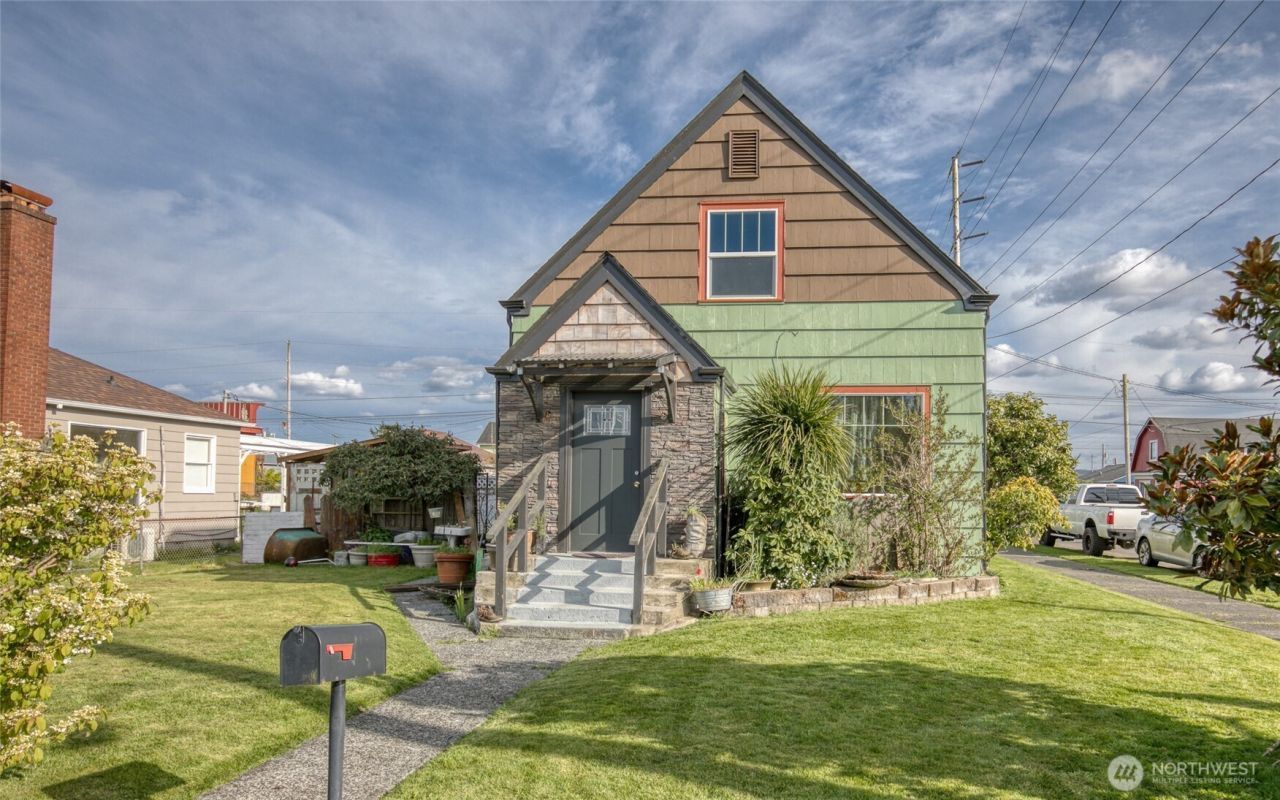 823 W 3rd Street , Aberdeen, WA 98520