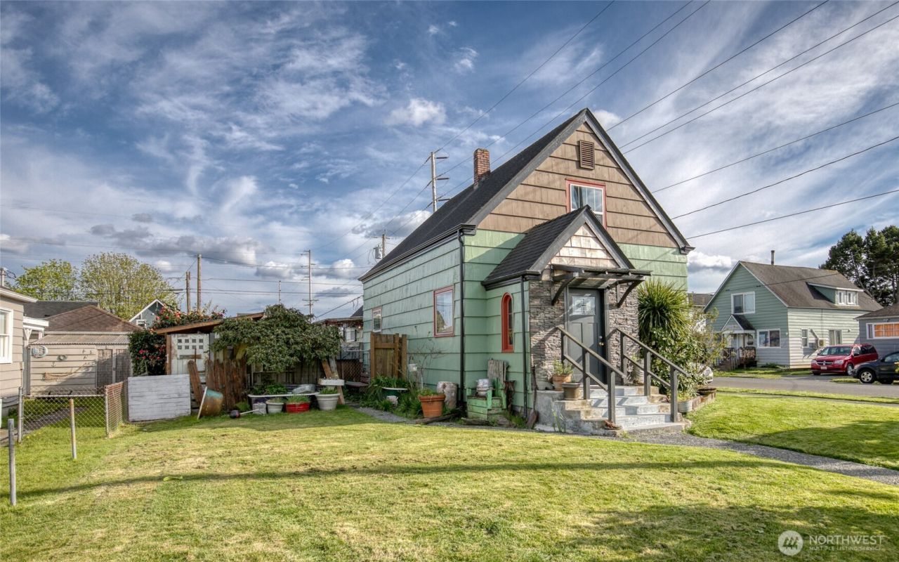 823 W 3rd Street , Aberdeen, WA 98520