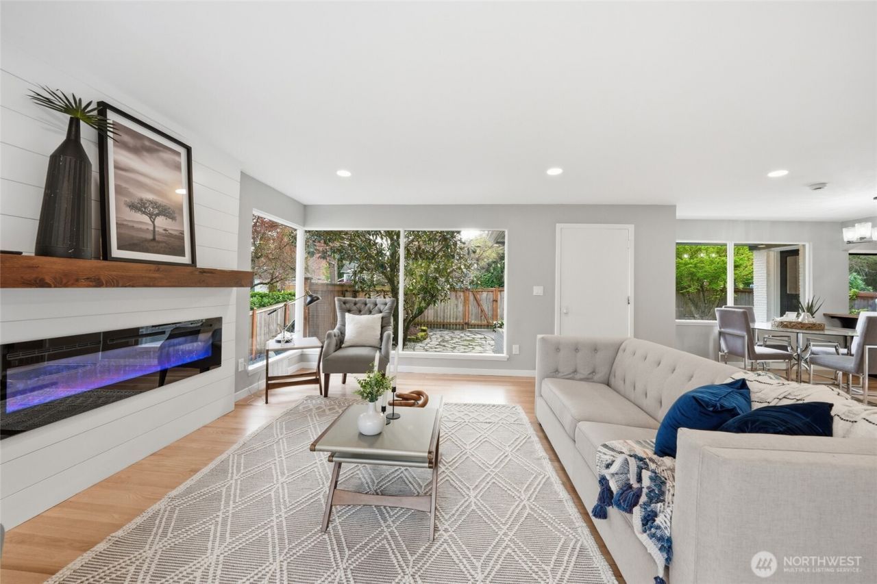 10726 Sand Point Way Ne, Unit A, Seattle, WA 98125