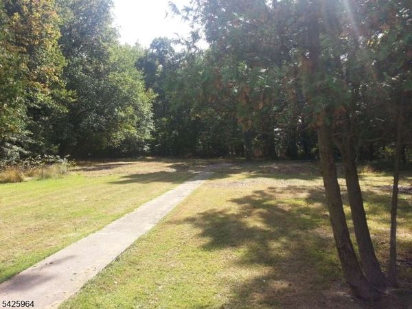 451 River Rd, East Hanover, NJ 07936