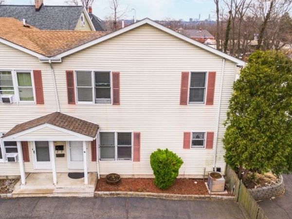 197 Fort Lee Rd, Teaneck, NJ 07666