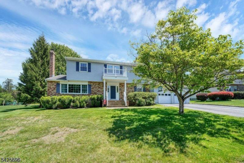 30 Aldersgate Cir, Mount Olive, NJ 07828 Main Photo
