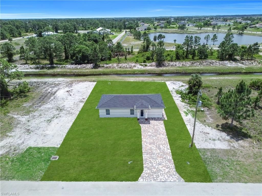 1042 Darlington St, Lehigh Acres, FL 33974 Photo