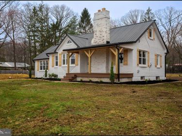 121 BEN TITUS ROAD, TAMAQUA, PA 18252