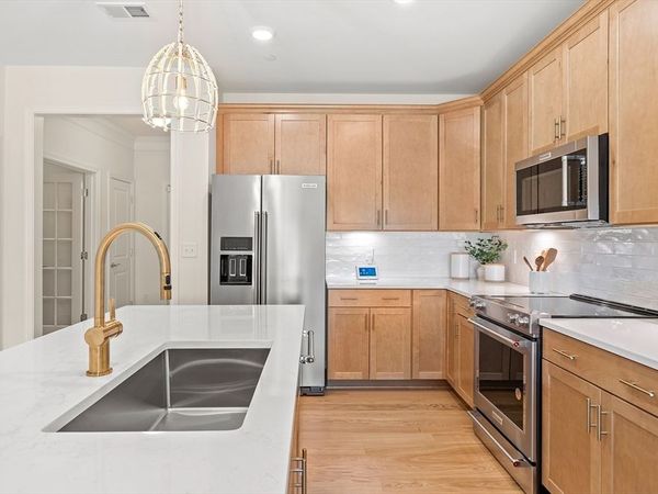 320 Martins Landing Way, Unit 308, North Reading, MA 01864