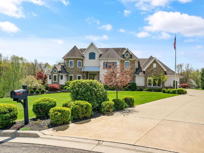 129 Orchard Wood Path, Granville, OH 43023 Photo 2