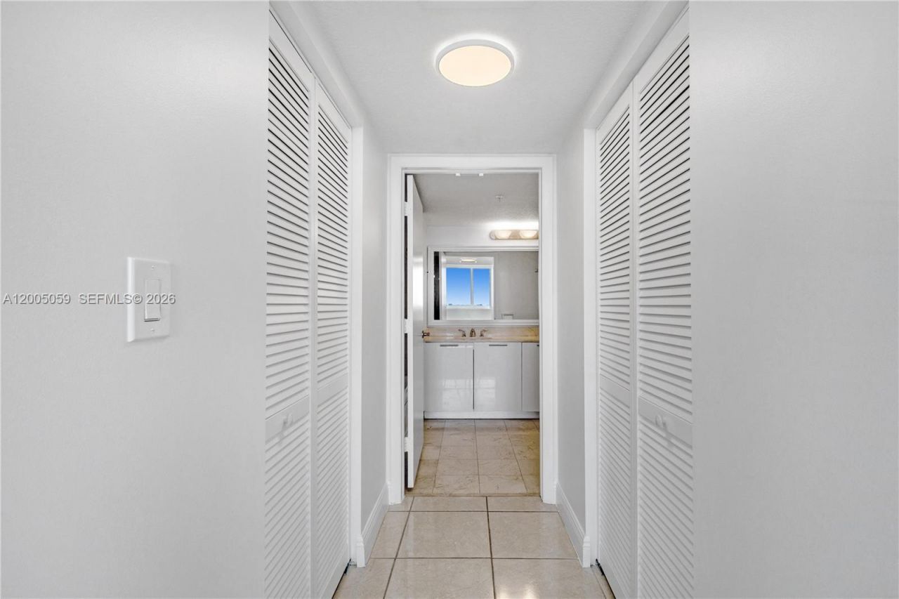 1800 N Bayshore Dr, Unit 1203, Miami, FL 33132 Photo