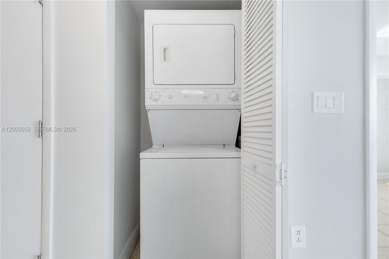 1800 N Bayshore Dr, Unit 1203, Miami, FL 33132 Photo