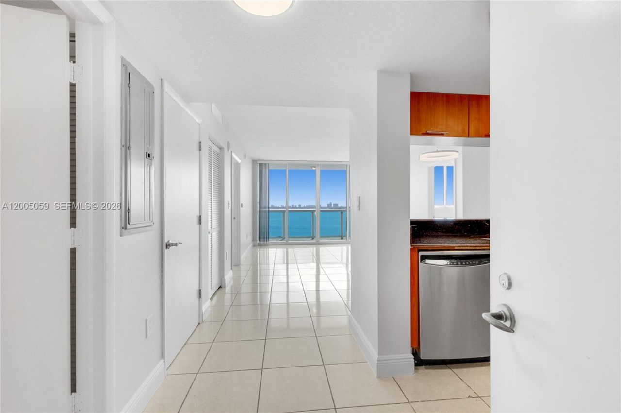 1800 N Bayshore Dr, Unit 1203, Miami, FL 33132 Photo