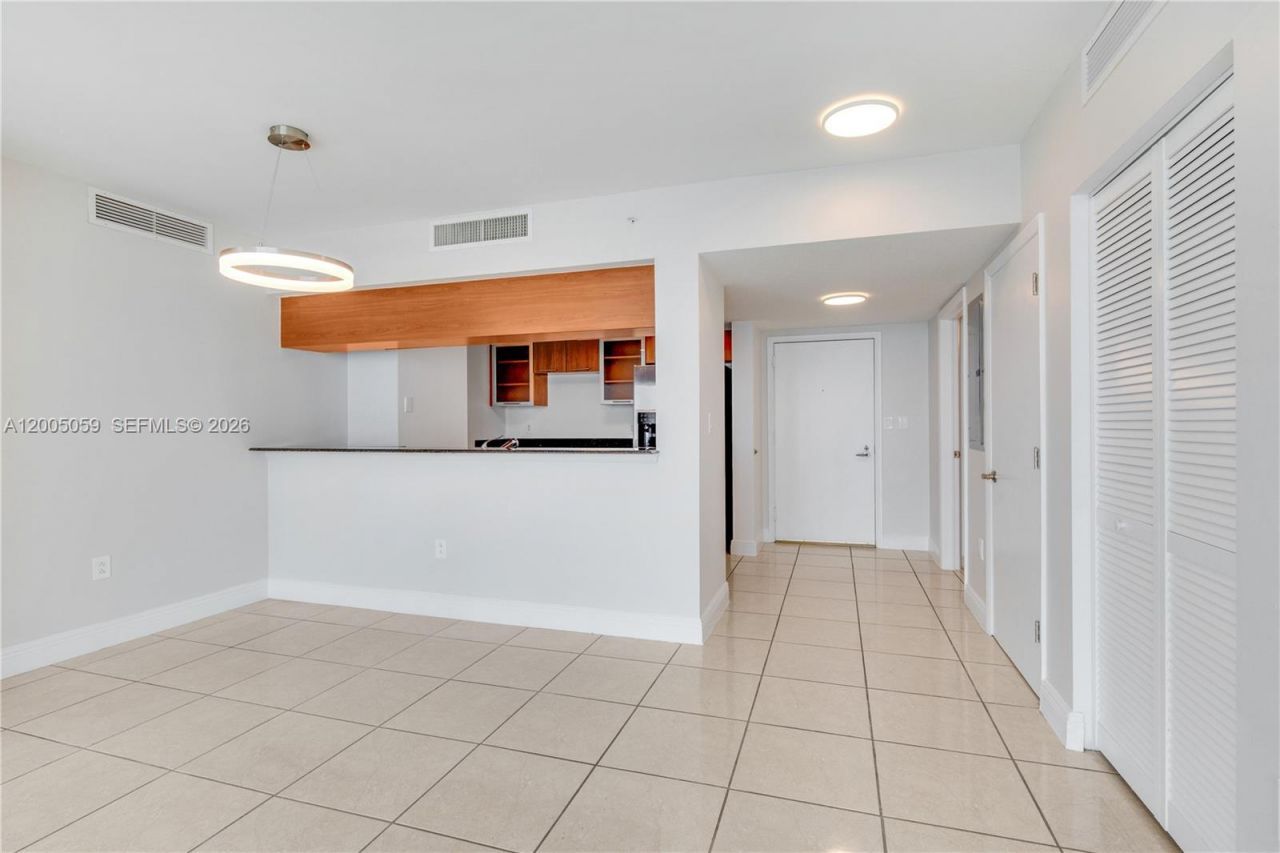 1800 N Bayshore Dr, Unit 1203, Miami, FL 33132 Photo
