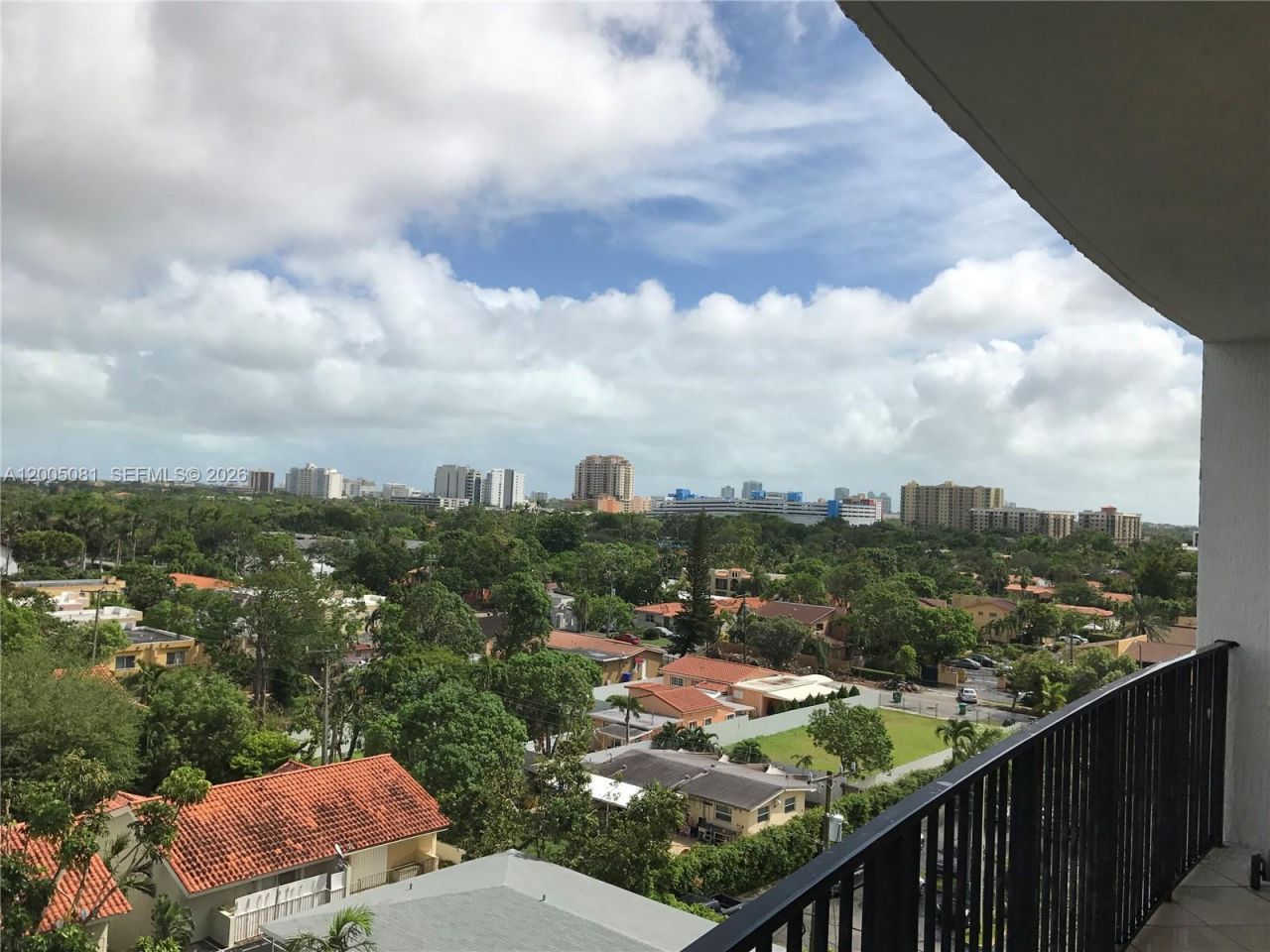 1627 SW 37th Ave, Unit 405, Miami, FL 33146 Photo