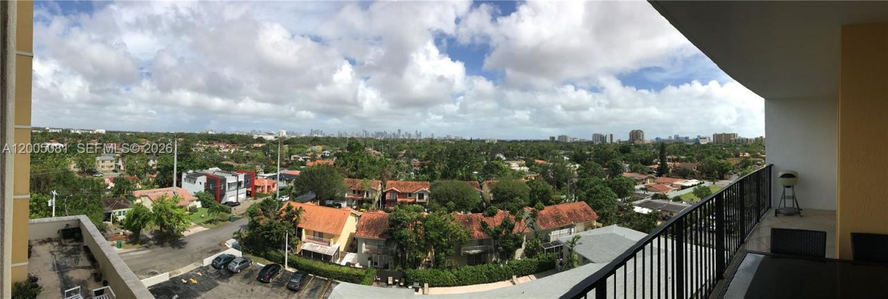 1627 SW 37th Ave, Unit 405, Miami, FL 33146 Photo