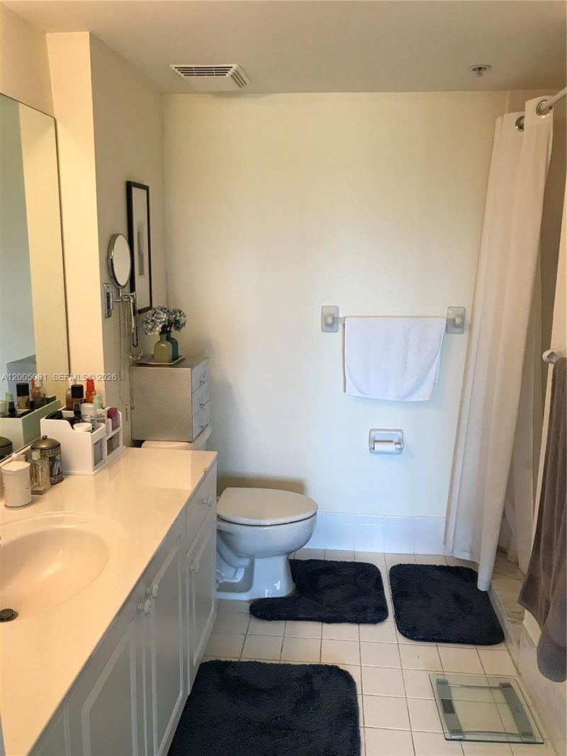 1627 SW 37th Ave, Unit 405, Miami, FL 33146 Photo