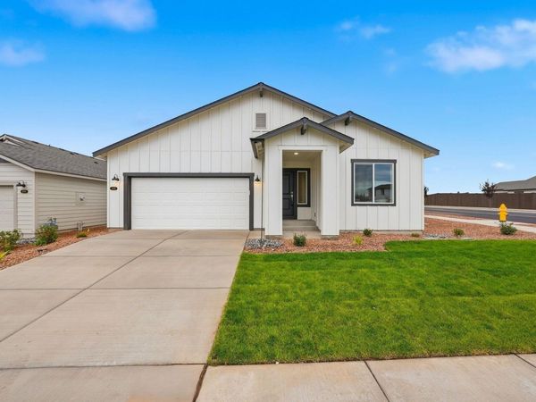 4098 SW Pumice Avenue, Unit 77, Redmond, OR 97756