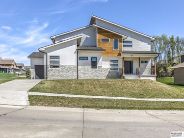 8215 N 166 Street , Bennington, NE 68007