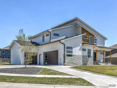 8215 N 166 Street, Bennington, NE 68007