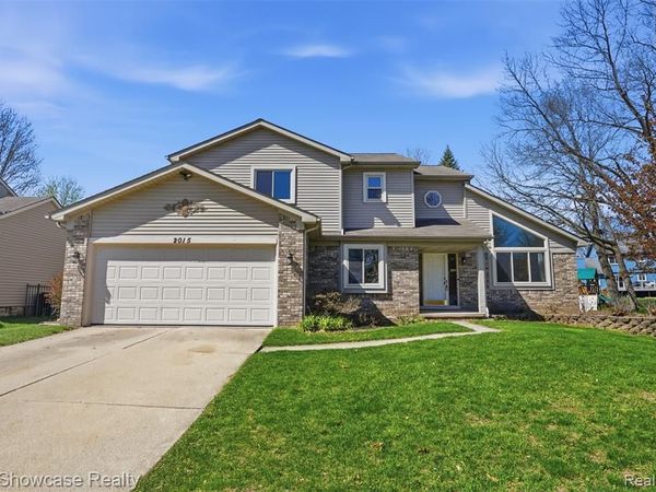 2015 Huntingdon Drive, Wixom, MI 48393