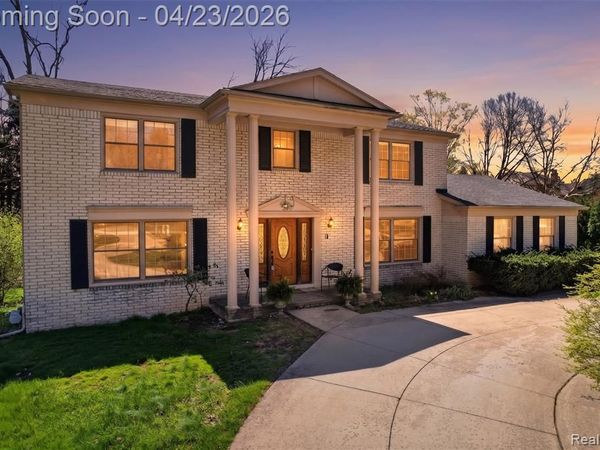 2795 Homewood Drive, Troy, MI 48098