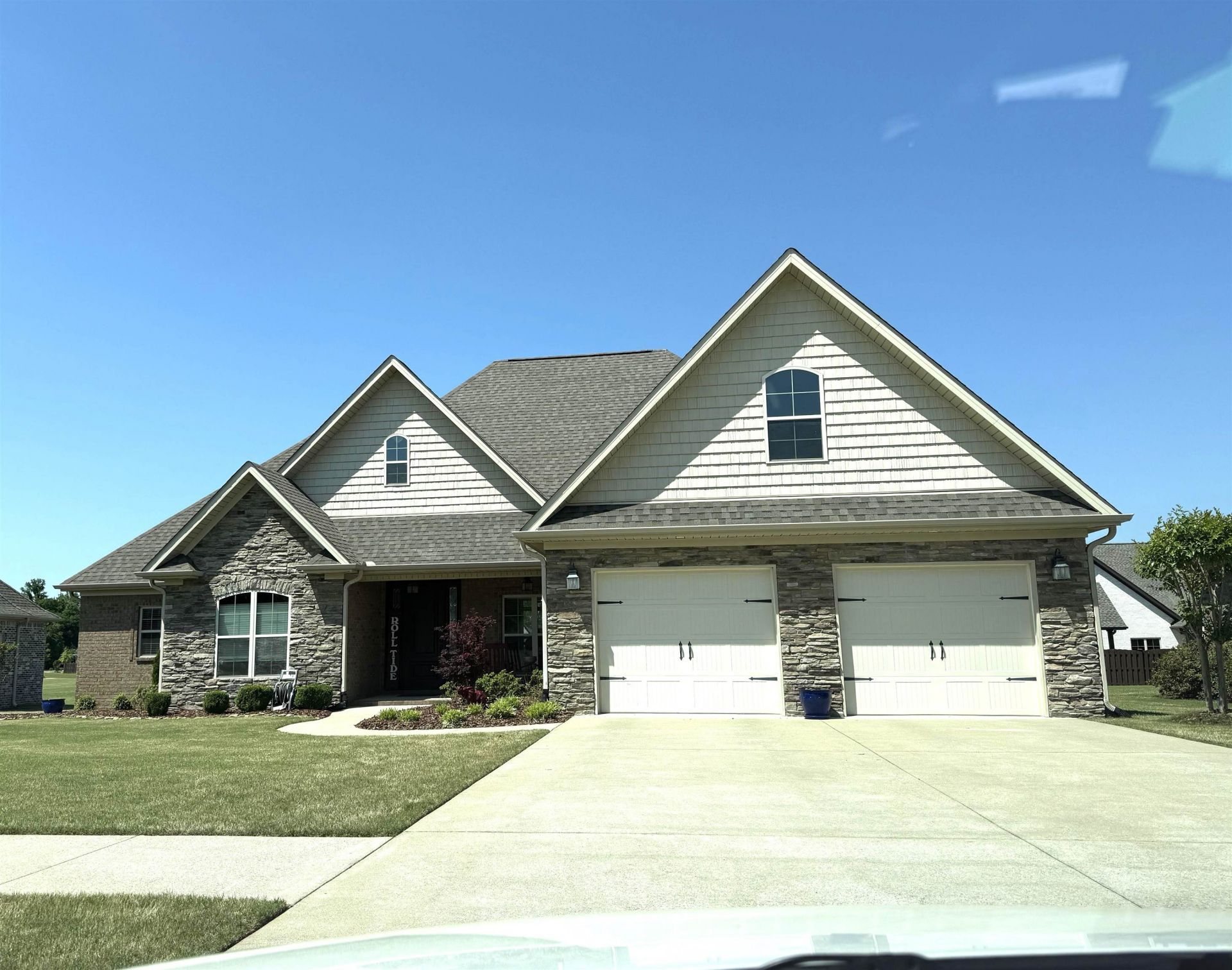 1213 Woodridge Ct, Florence, AL 35630 Main Photo
