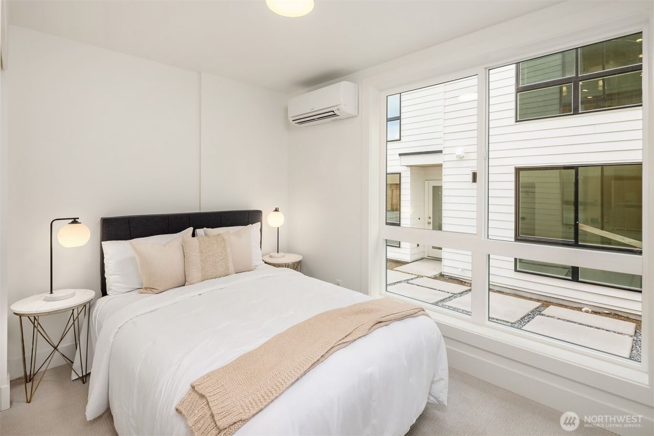 4418 1st Avenue Ne, Unit B, Seattle, WA 98105