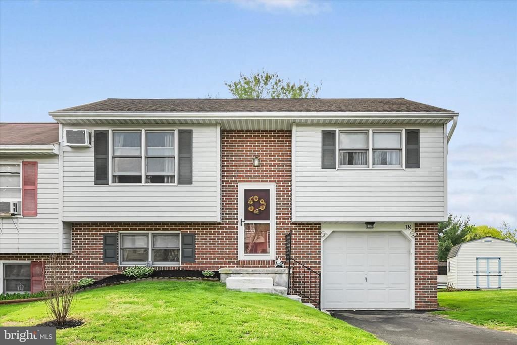 38 PICKFORD DRIVE , LANCASTER, PA 17603