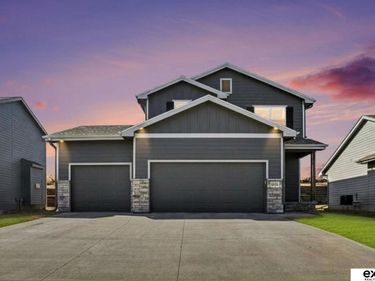 10316 N 152 Avenue, Bennington, NE 68007