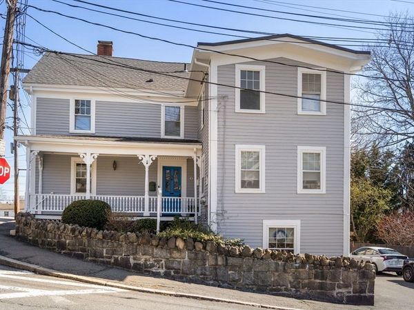 2 Commercial St, Unit 3, Marblehead, MA 01945