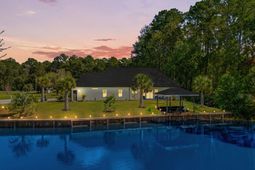 1886 Southwood Dr. photo 4