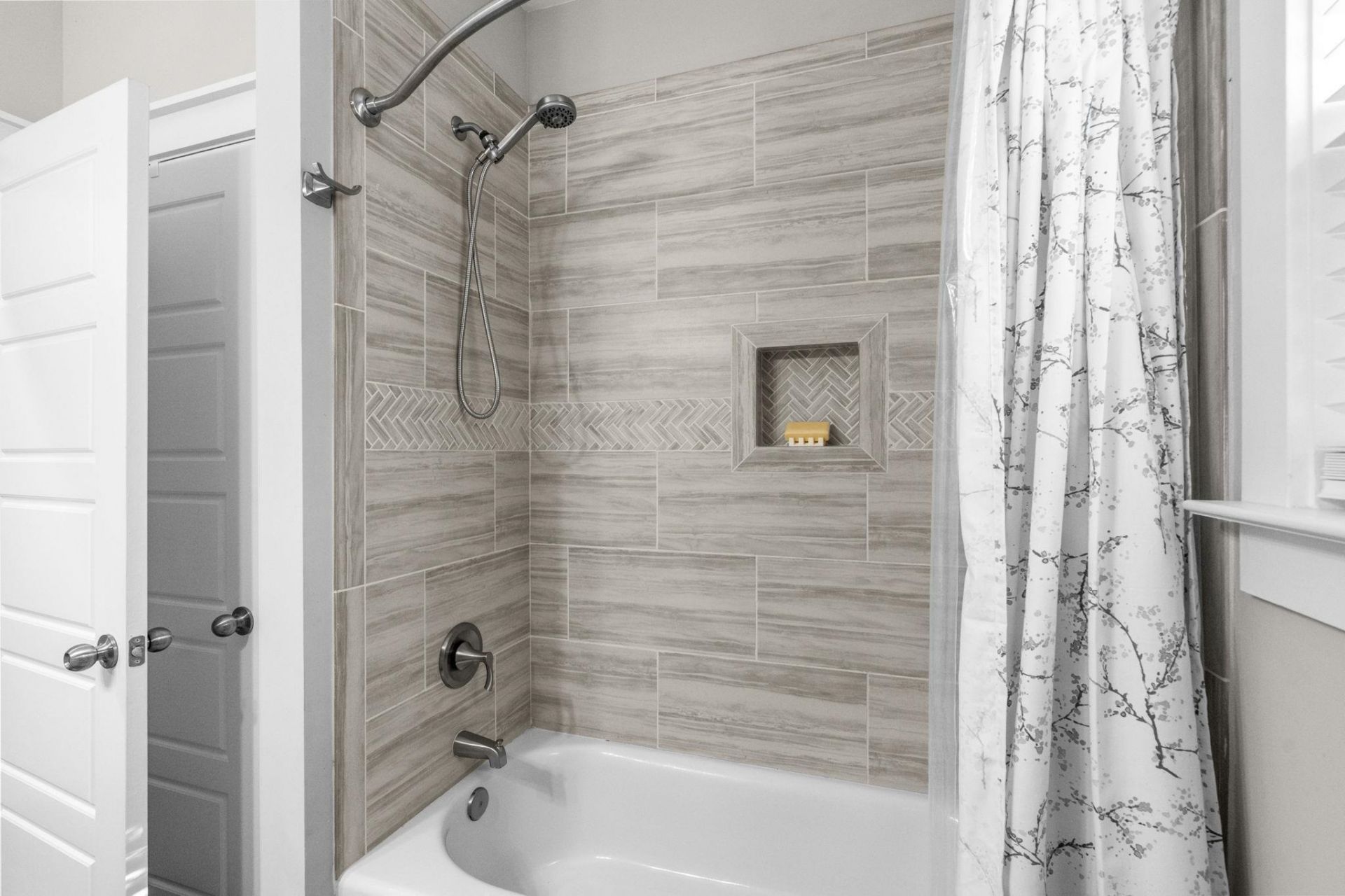 1886 Southwood Dr. Photo 34