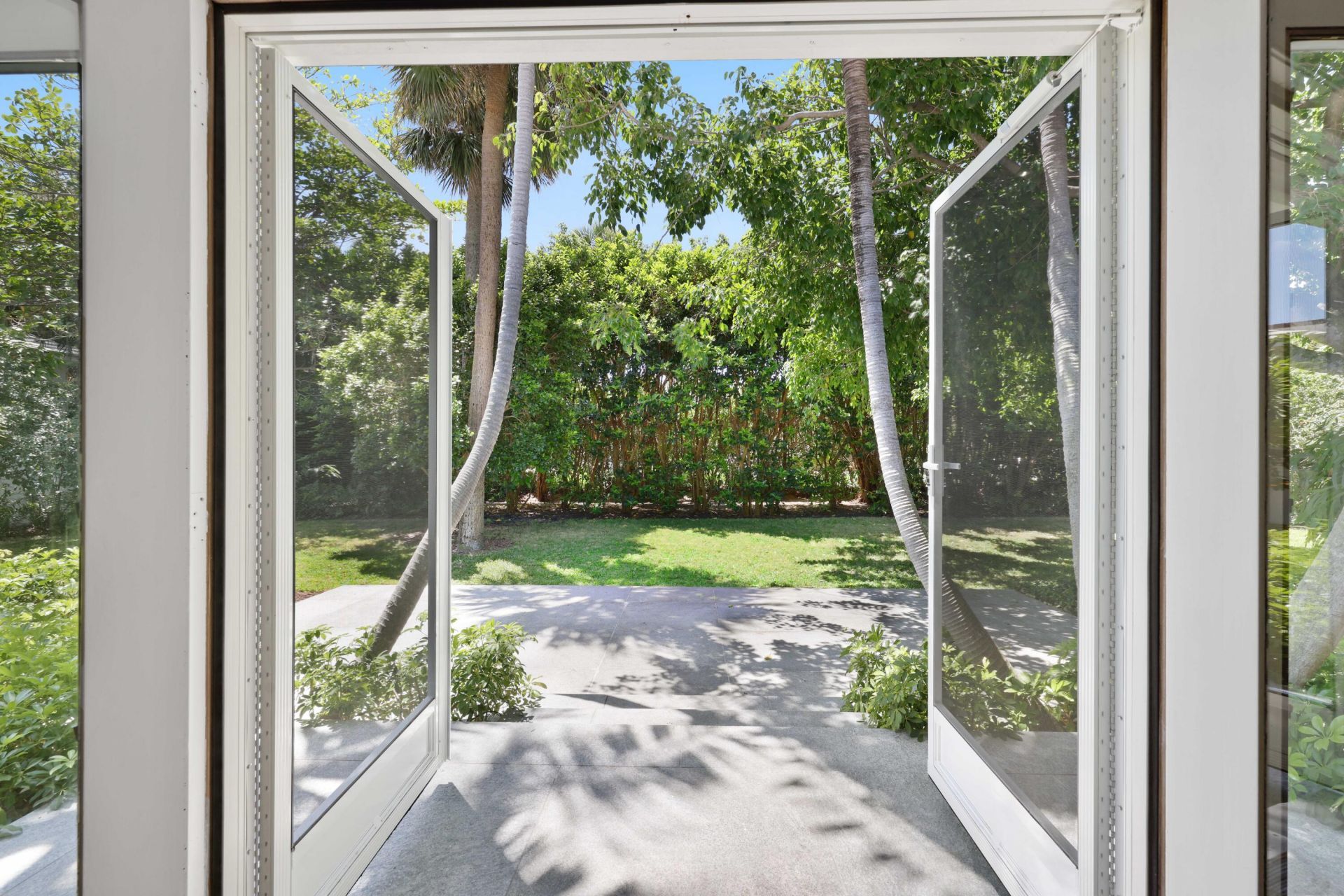 246 Merrain Road, Palm Beach, FL 33480 Photo
