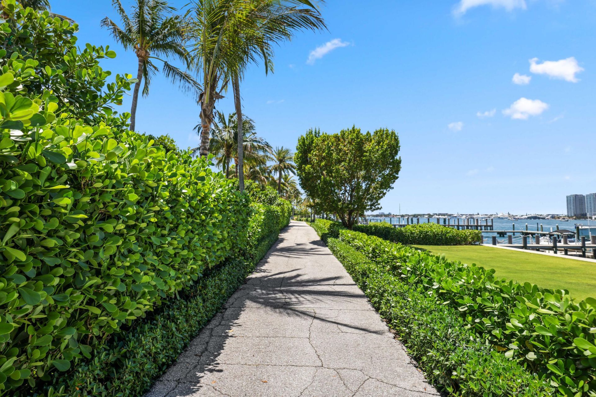 246 Merrain Road, Palm Beach, FL 33480 Photo